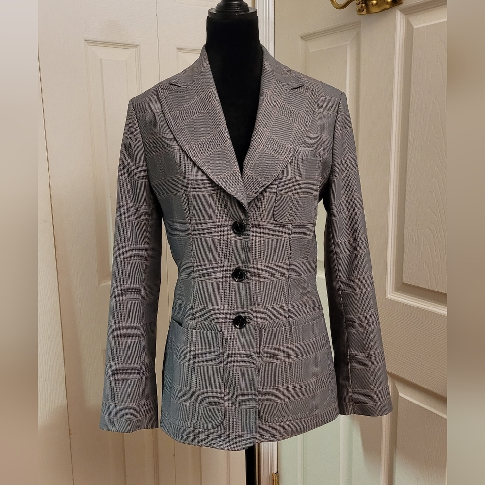 BODY by Victoria plaid three buttons career blazer with pockets size 8